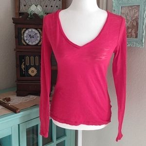 🥳CLEARANCE! $4 w/ a bundle!🥳 SO, long sleeved, V-neck, Sz small